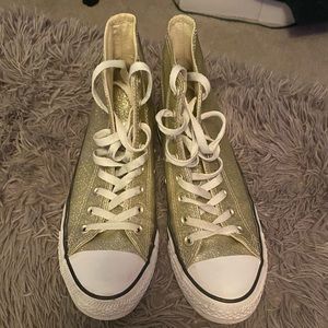 Size 9 gold converse